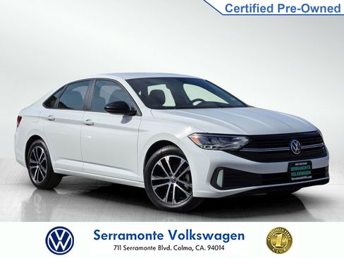 Used 2024 Volkswagen Jetta Sport image 1