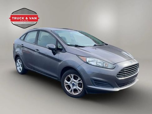 Used 2014 Ford Fiesta SE FWD image 9
