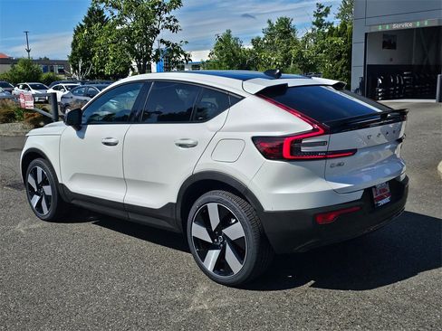 Used 2023 Volvo C40 P8 Recharge Ultimate image 7
