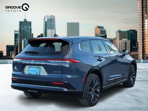 New 2025 Toyota Crown Signia Limited image 6