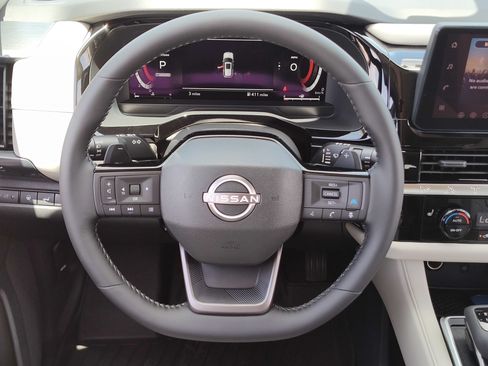 New 2026 Nissan Pathfinder SL FWD image 8