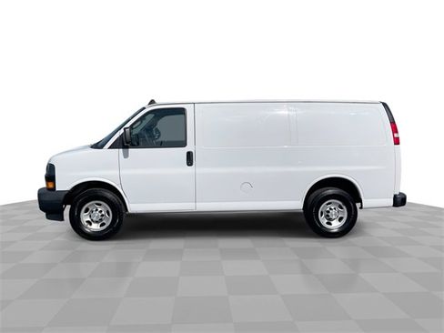Used 2018 Chevrolet Express 3500 image 1