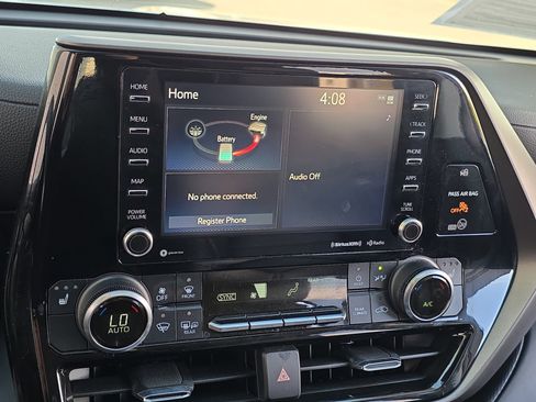 Used 2022 Toyota Highlander XLE image 21