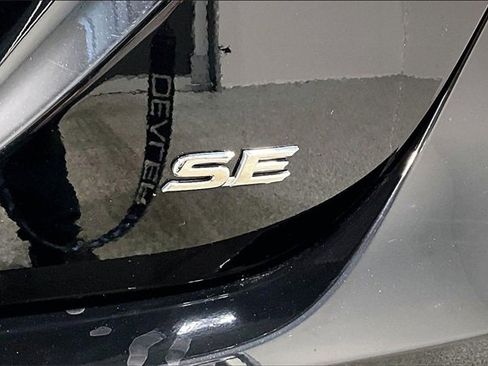 Used 2024 Toyota Camry SE image 25