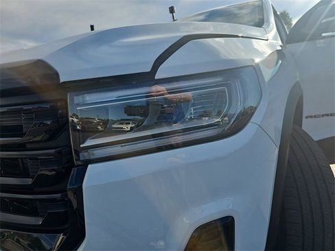 Certified 2023 GMC Acadia SLE w/ Driver Convenience Package image 31