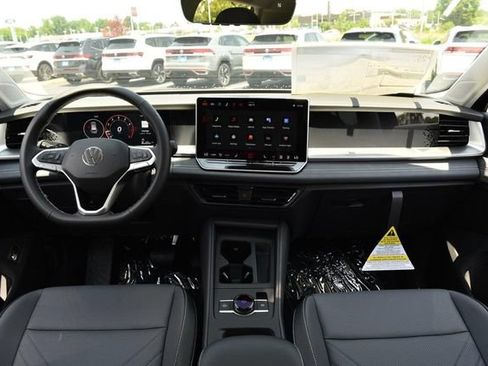 New 2026 Volkswagen Tiguan SE AWD/4WD image 7