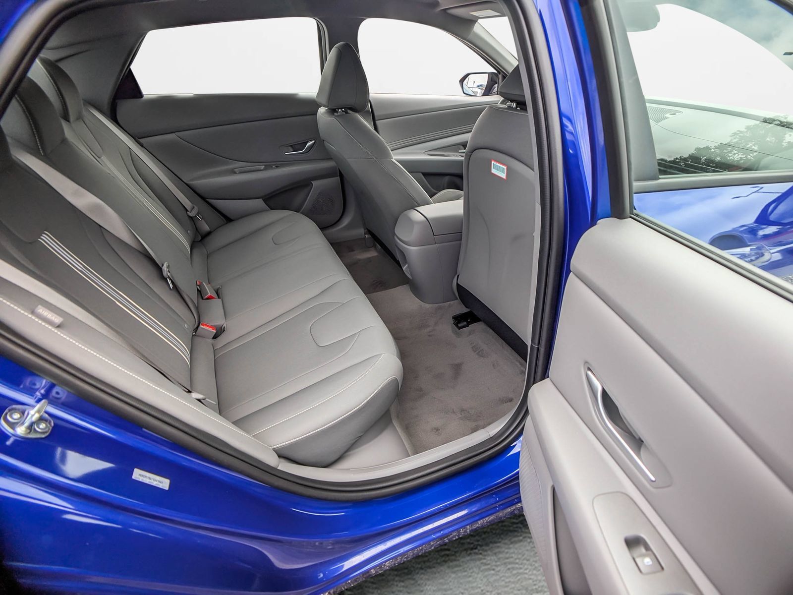 New 2025 Hyundai Elantra SEL FWD image 14