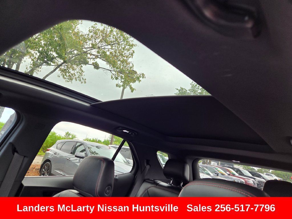 Used 2023 Chevrolet Equinox RS w/ RS Leather Package FWD image 18