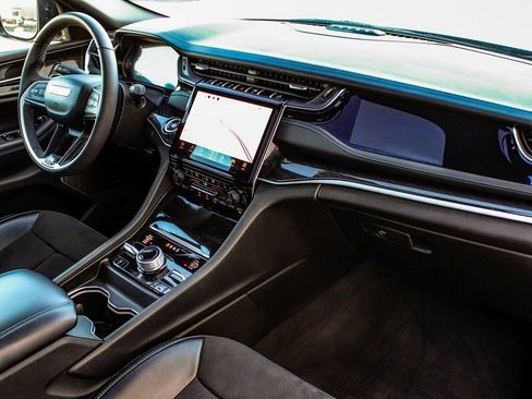 Used 2024 Jeep Grand Cherokee Trailhawk image 43