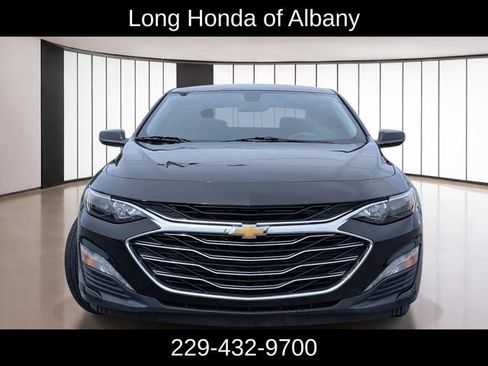 Used 2022 Chevrolet Malibu LT FWD image 2