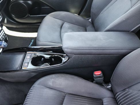 Used 2021 Toyota Prius Prime LE w/ Carpet Mat Package (TMS) FWD image 23