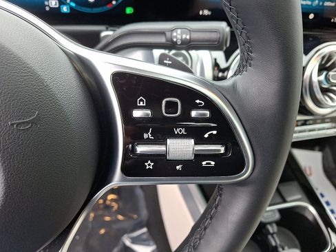 Certified 2023 Mercedes-Benz GLB 250 4MATIC image 22