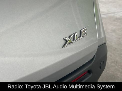 Used 2025 Toyota Sienna XLE FWD image 20