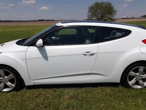 Used 2013 Hyundai Veloster w/ Tech Pkg FWD image 34