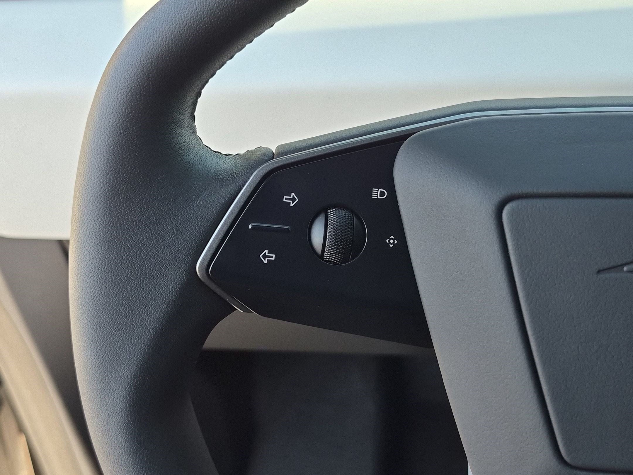 Used 2024 Tesla Cybertruck AWD Crew Cab image 19