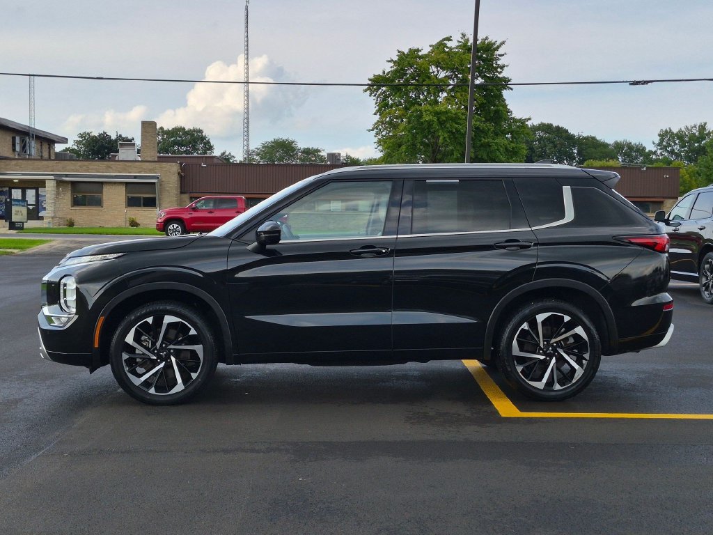 Used 2024 Mitsubishi Outlander SEL AWD/4WD image 4