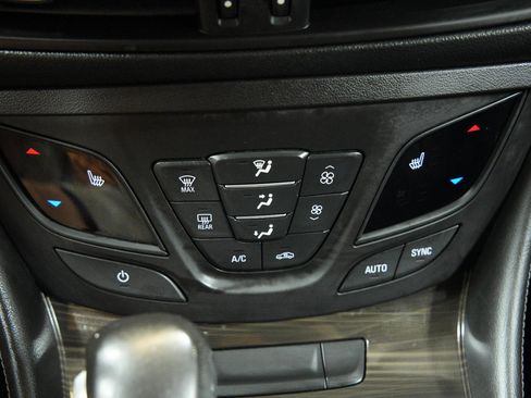 Used 2019 Buick Envision Essence image 40