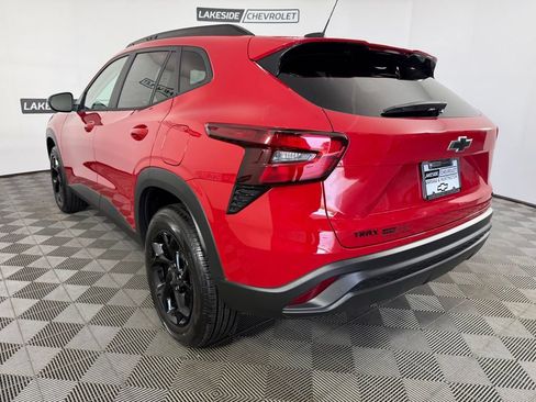 New 2026 Chevrolet Trax LT w/ Midnight Edition FWD image 4
