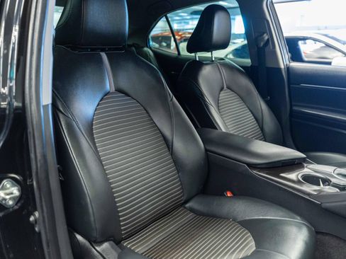 Used 2021 Toyota Camry SE w/ Carpet Mat Package (TMS) FWD image 15