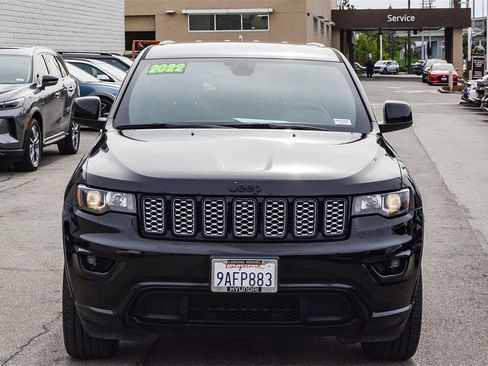 Used 2022 Jeep Grand Cherokee Laredo X image 2