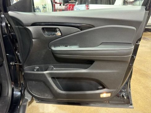 Used 2022 Honda Pilot Elite image 27