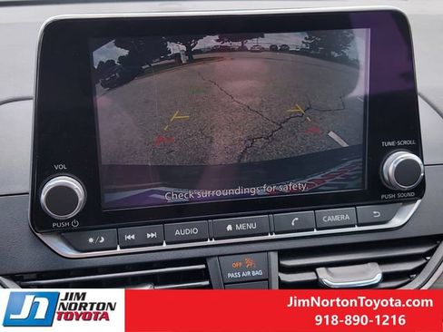 Used 2024 Nissan Altima 2.5 SV FWD image 19