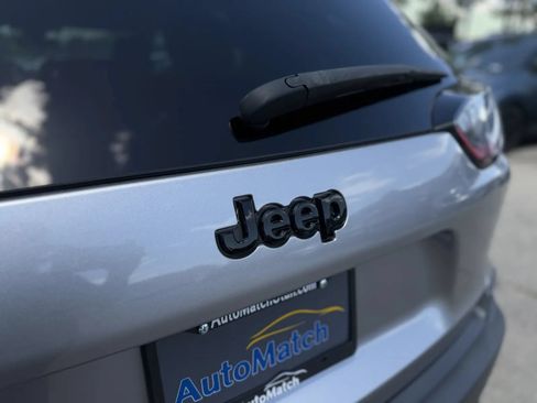 Used 2020 Jeep Cherokee Latitude Plus AWD/4WD image 42