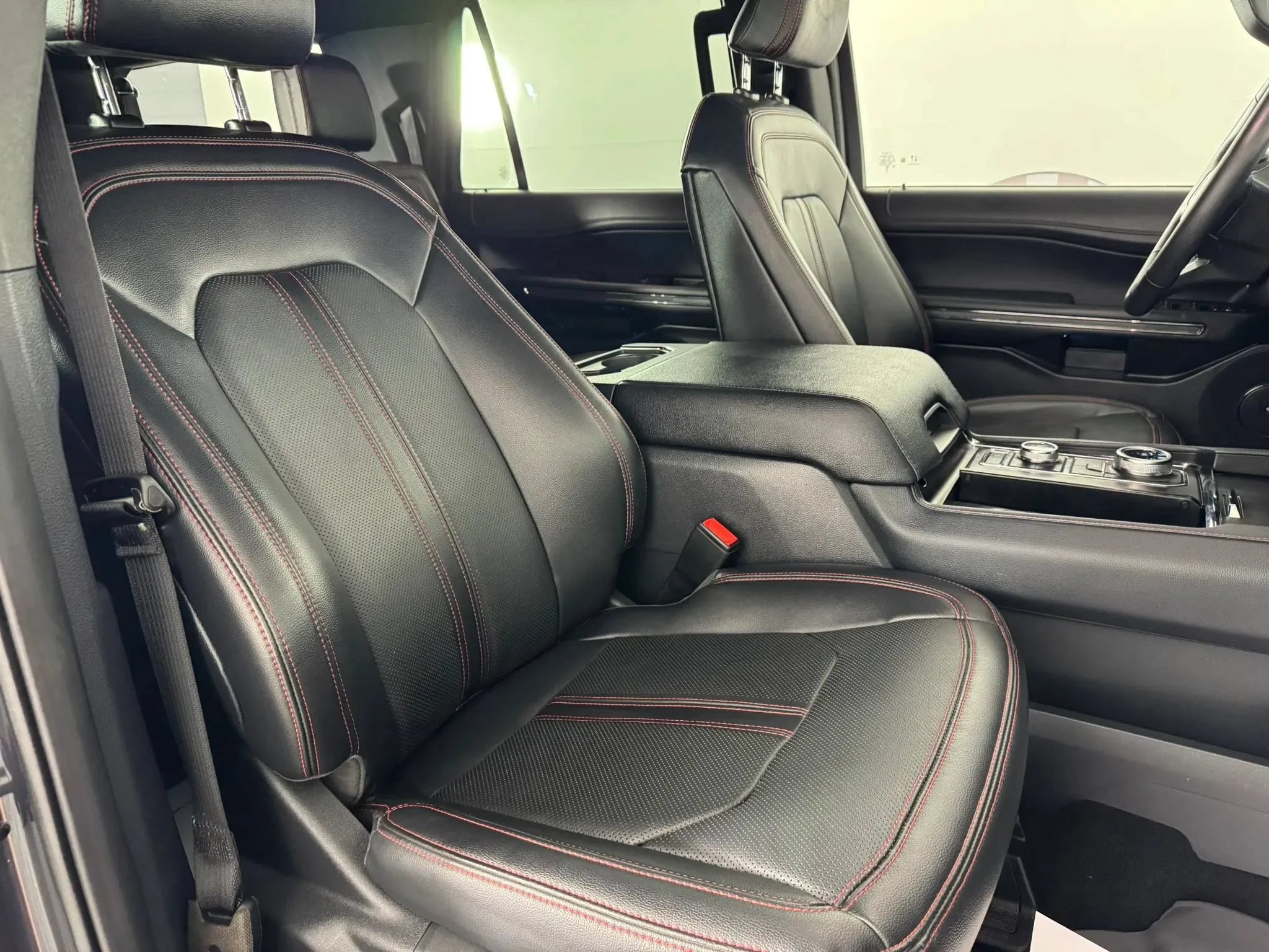 Used 2024 Ford Expedition Max Limited AWD/4WD image 38