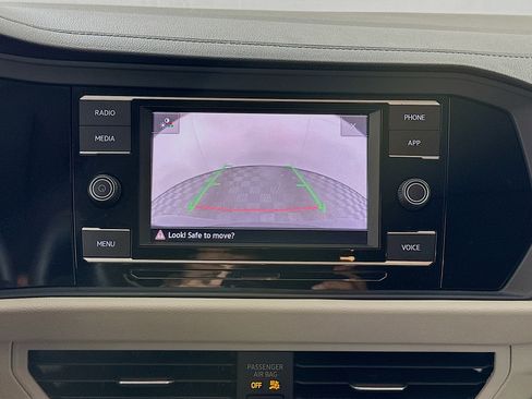 Used 2024 Volkswagen Jetta SE w/ Panoramic Sunroof Package FWD image 23