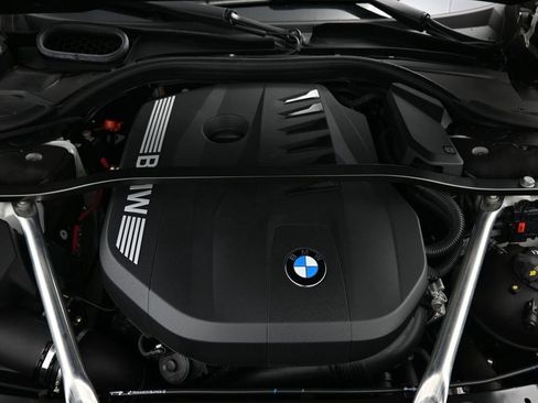 Used 2024 BMW 740i xDrive AWD/4WD image 17