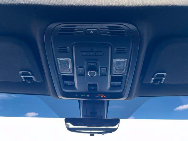 Used 2021 GMC Yukon Denali w/ Denali Premium Package AWD/4WD image 26
