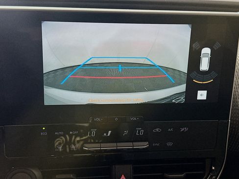 Used 2025 Toyota bZ4X FWD image 23