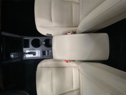 Used 2016 Subaru Legacy 2.5i Limited AWD/4WD image 27