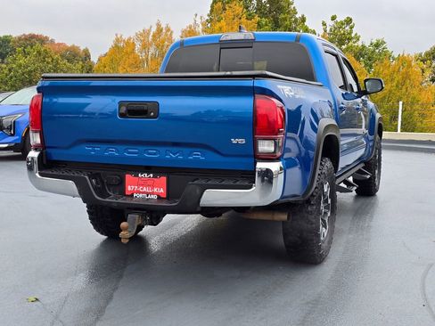 Used 2018 Toyota Tacoma TRD Off-Road image 5