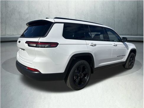 New 2026 Jeep Grand Cherokee L Limited w/ Limited Altitude Package AWD/4WD image 5