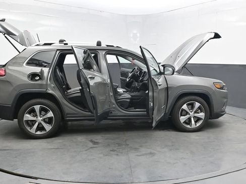 Used 2020 Jeep Cherokee Limited FWD image 60