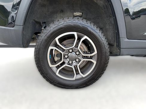 Used 2022 Jeep Grand Cherokee Trailhawk AWD/4WD image 24