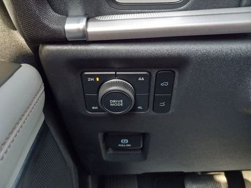 Used 2025 Ford Expedition Active AWD/4WD image 26