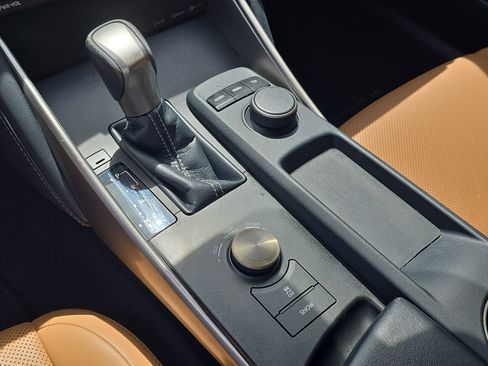 Used 2018 Lexus IS 300 image 26