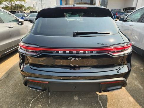 Used 2025 Porsche Macan AWD/4WD image 5