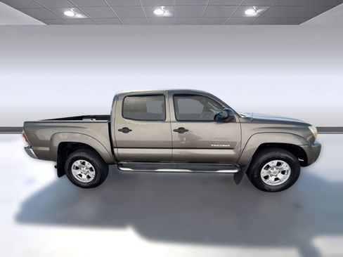 Used 2010 Toyota Tacoma PreRunner image 7
