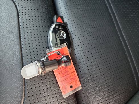 Used 2018 Mercedes-Benz GLC 43 AMG 4MATIC image 31