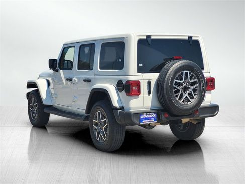 Used 2024 Jeep Wrangler Sahara image 6
