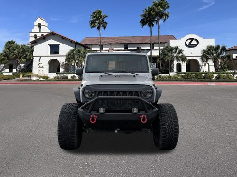 Used 2012 Jeep Wrangler Unlimited Rubicon w/ Dual Top Group AWD/4WD image 6