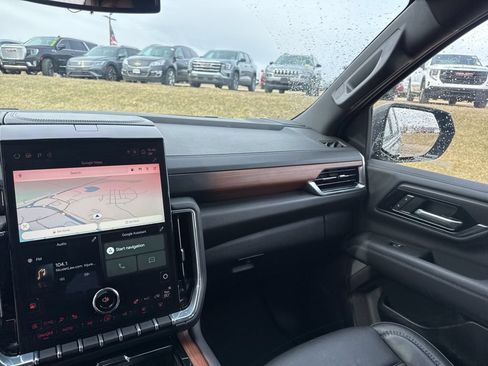 Used 2025 GMC Yukon Denali AWD/4WD image 46