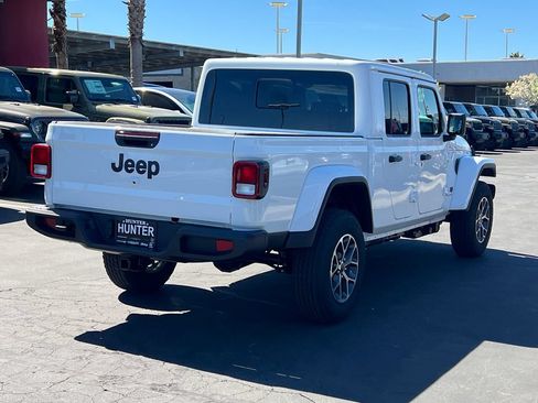 New 2026 Jeep Gladiator Sport AWD/4WD image 8