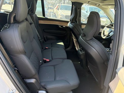 Certified 2025 Volvo XC90 B6 Plus image 21