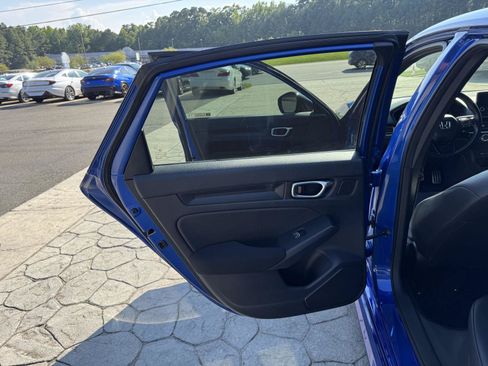 Used 2023 Honda Civic Sport image 7