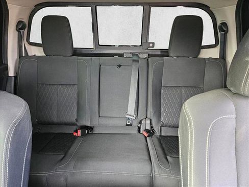 Used 2018 Nissan Titan SV w/ SV Convenience Package image 15