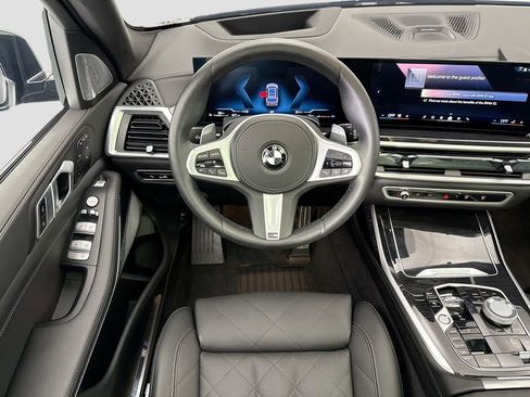 Certified 2025 BMW X7 xDrive40i w/ Executive Package image 10